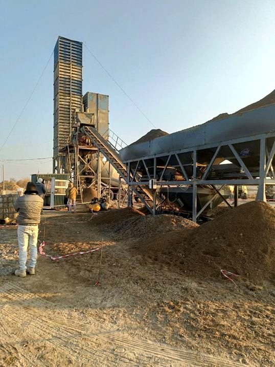 Batching plant in operation